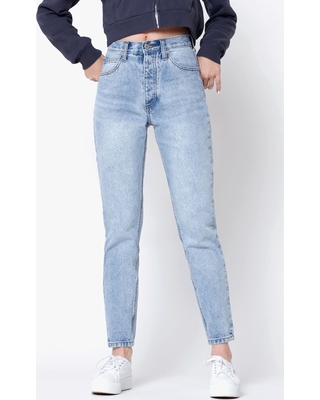 ligjht wash denim jeans